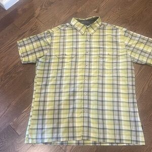 KÜHL Eluxur Shirt Men's Large Green Plaid Mountain Grown Short Sleeve Button-Up